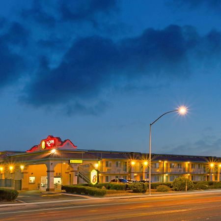 Отель Super 8 By Wyndham Tucson Downtown Convention Center Экстерьер фото
