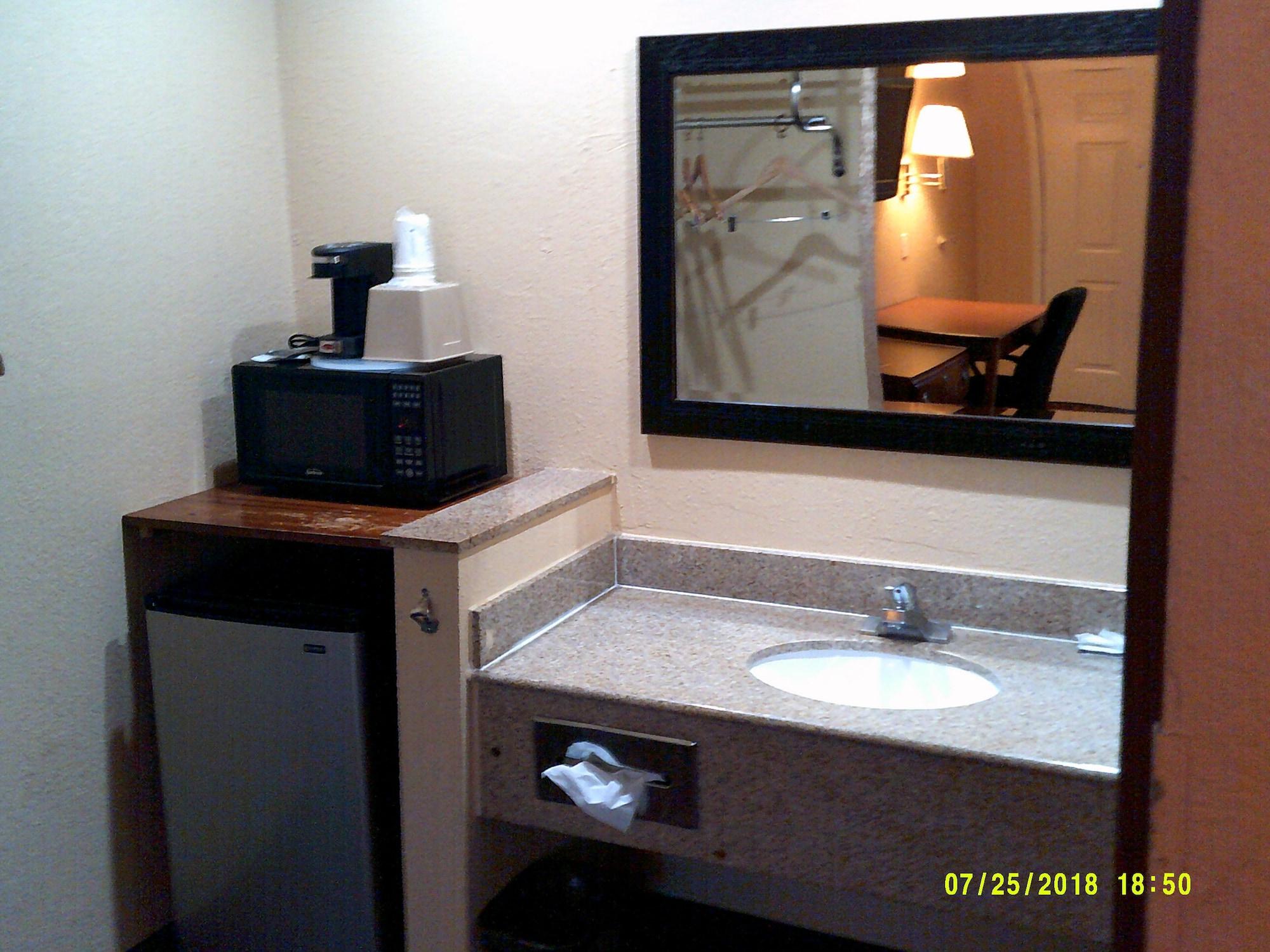 Отель Super 8 By Wyndham Tucson Downtown Convention Center Экстерьер фото