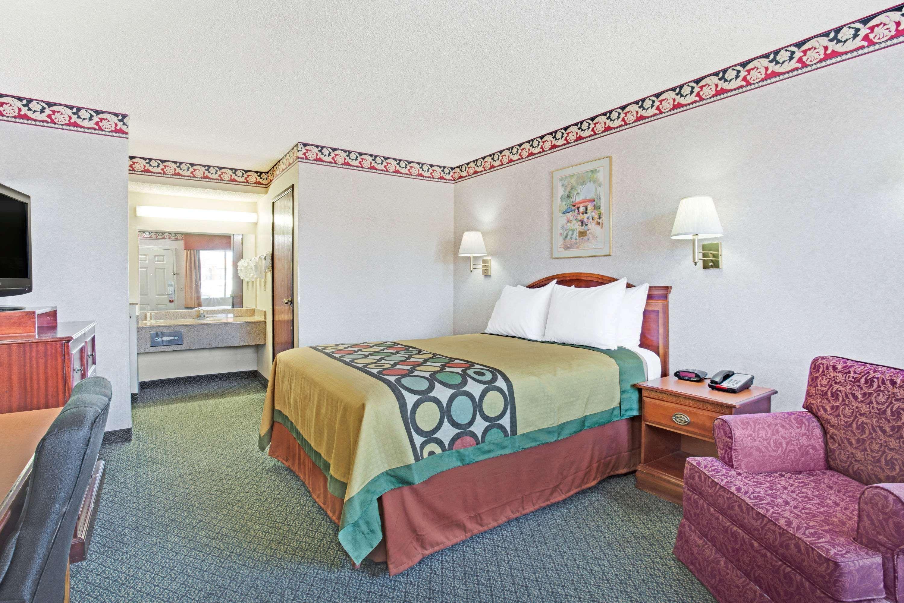 Отель Super 8 By Wyndham Tucson Downtown Convention Center Экстерьер фото