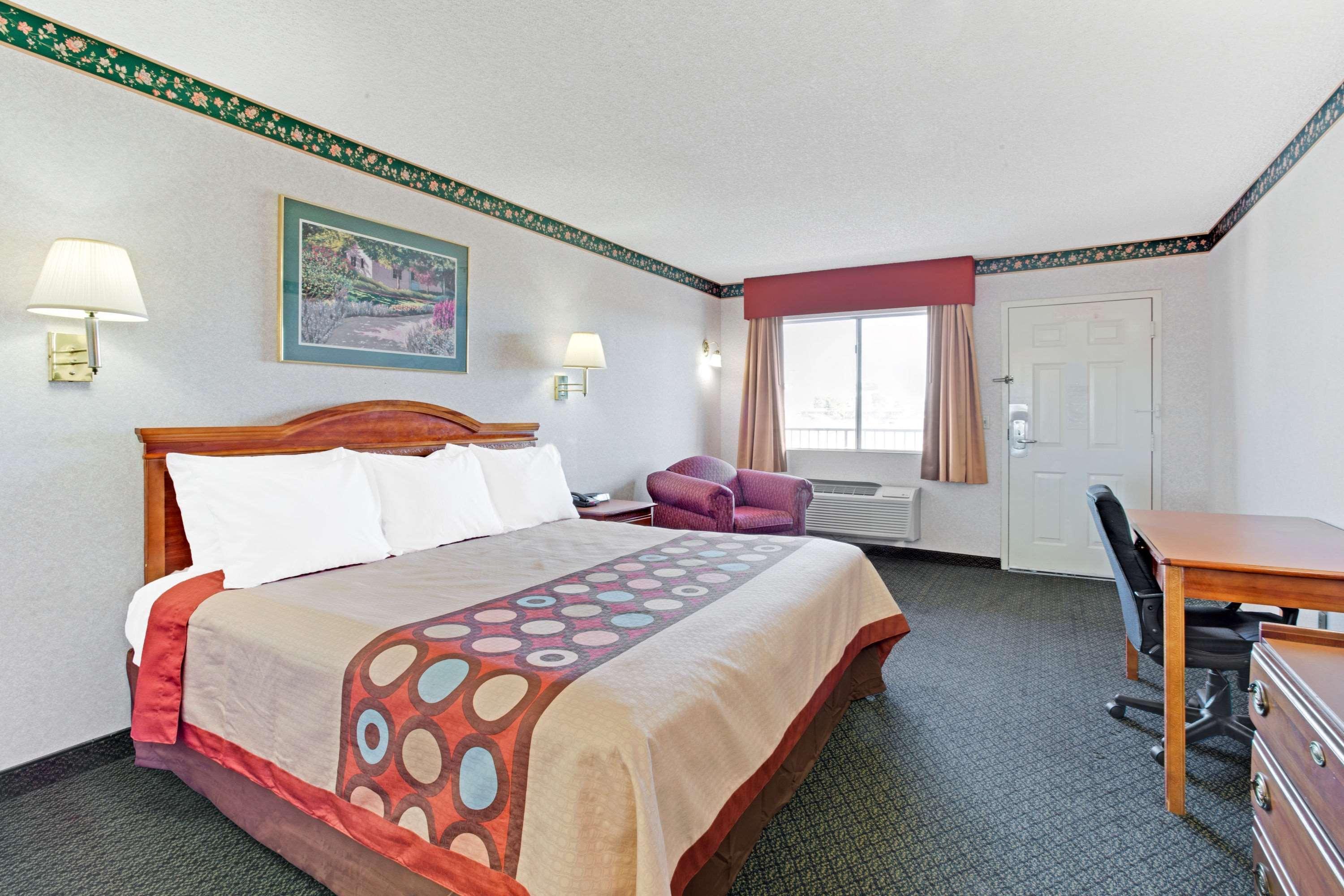 Отель Super 8 By Wyndham Tucson Downtown Convention Center Экстерьер фото