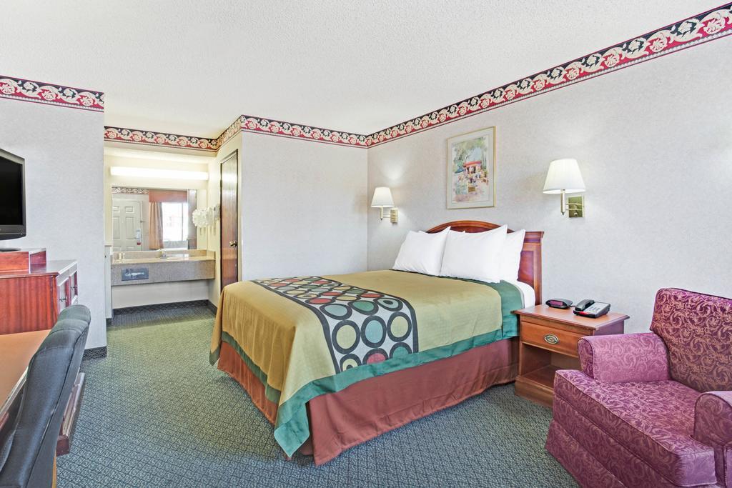 Отель Super 8 By Wyndham Tucson Downtown Convention Center Экстерьер фото